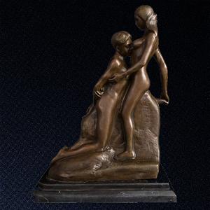 The Eternal Idol Lovers Statue